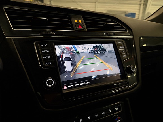 Volkswagen Tiguan 12 of 12
