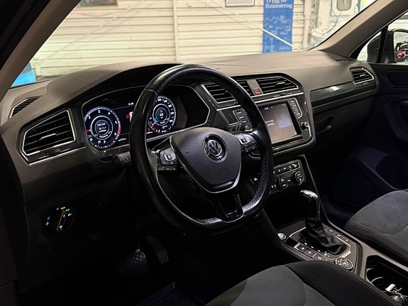 Volkswagen Tiguan 9 of 12