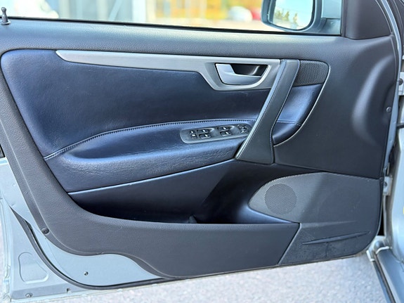 Volvo S60 26 of 30