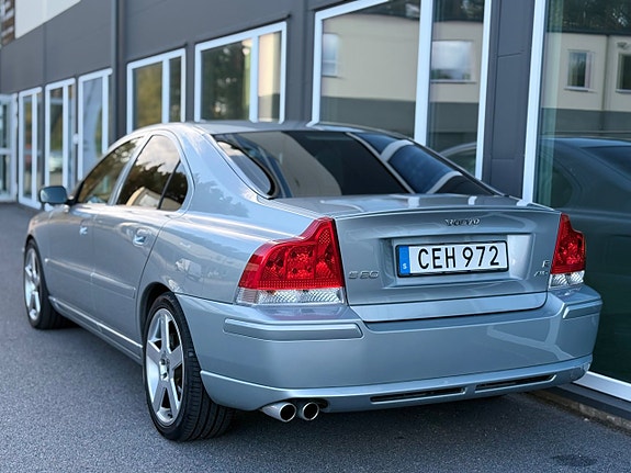 Volvo S60 20 of 30