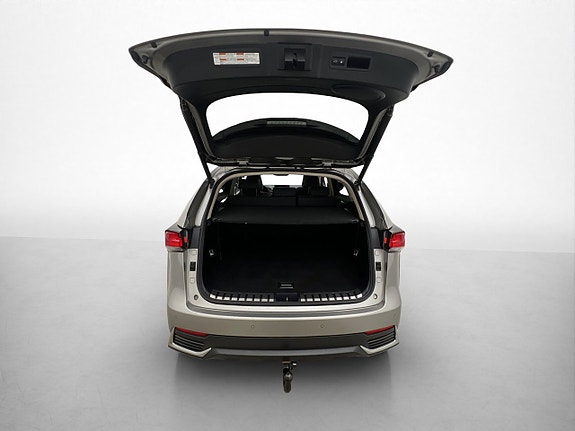 Lexus NX300h 10 of 30