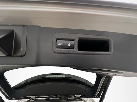 Lexus NX300h 11 of 30