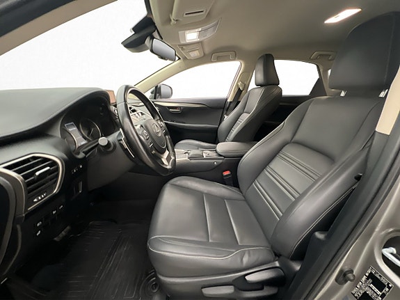 Lexus NX300h 13 of 30