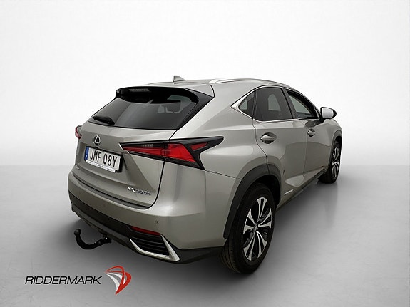 Lexus NX300h 8 of 30