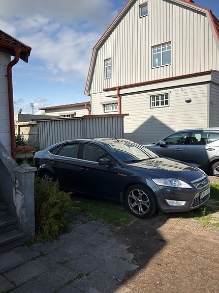 Ford Mondeo 2 of 7
