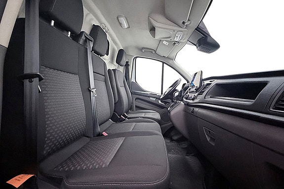 Ford Transit Custom 16 of 28