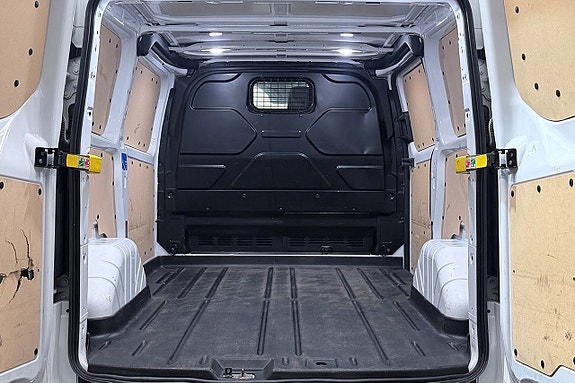 Ford Transit Custom 13 of 28