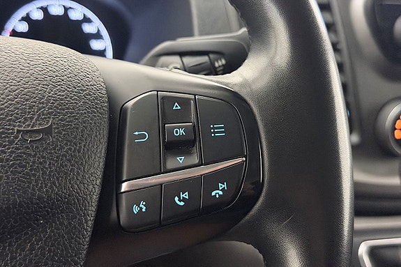 Ford Transit Custom 21 of 28