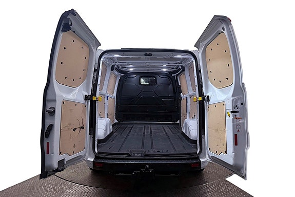 Ford Transit Custom 8 of 28
