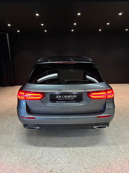 Mercedes-Benz E220 7 of 20