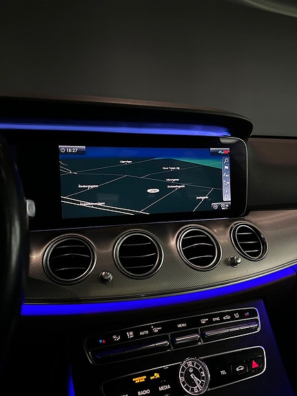 Mercedes-Benz E220 17 of 20
