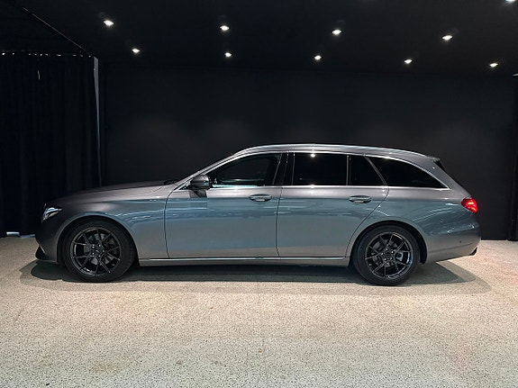 Mercedes-Benz E220 5 of 20
