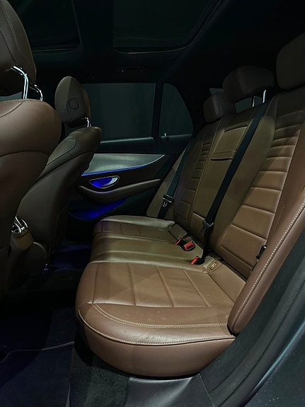 Mercedes-Benz E220 9 of 20