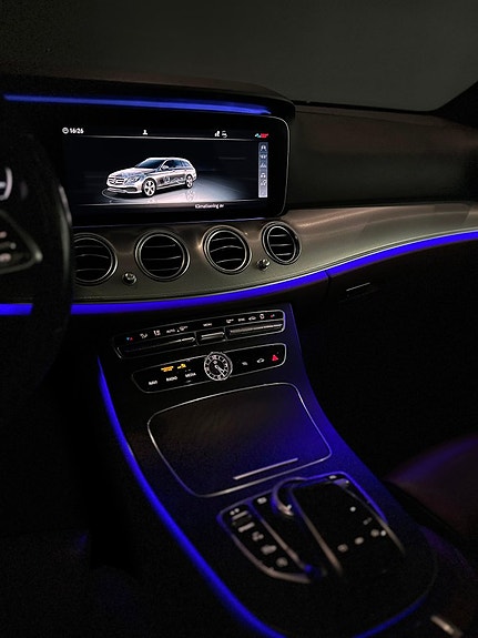 Mercedes-Benz E220 14 of 20
