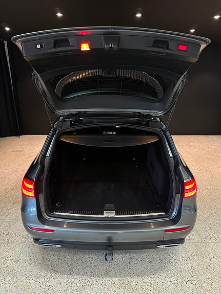 Mercedes-Benz E220 8 of 20