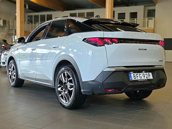 Peugeot 3008 4 of 18