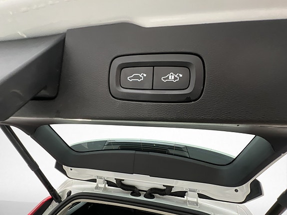 Volvo V60 Cross Country 12 of 30