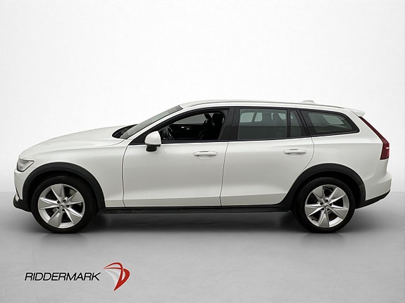 Volvo V60 Cross Country 4 of 30