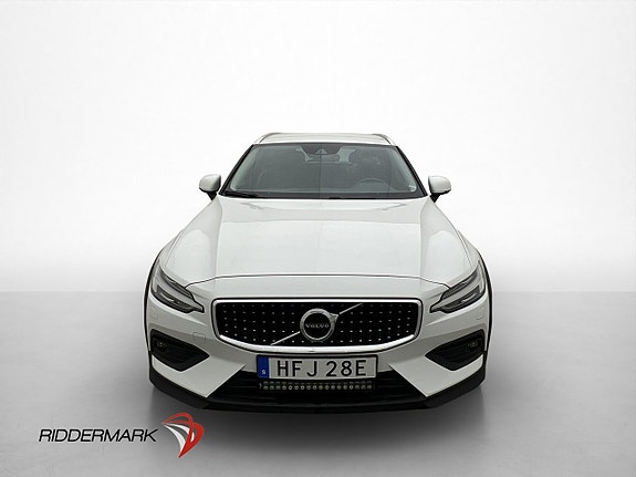 Volvo V60 Cross Country 2 of 30