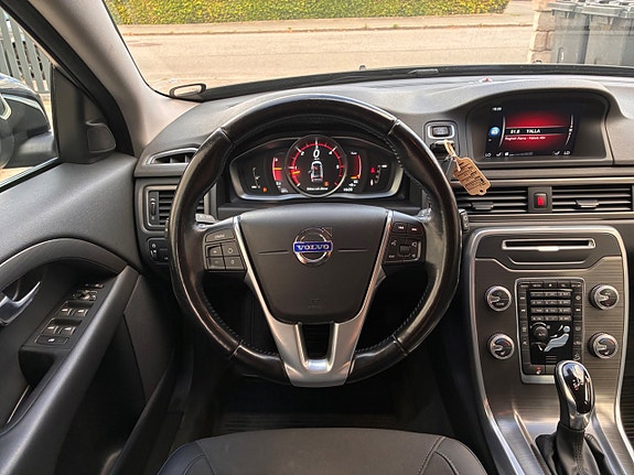 Volvo XC70 18 of 30