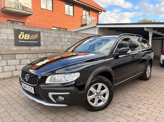 Volvo XC70 2 of 30