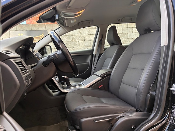Volvo XC70 23 of 30