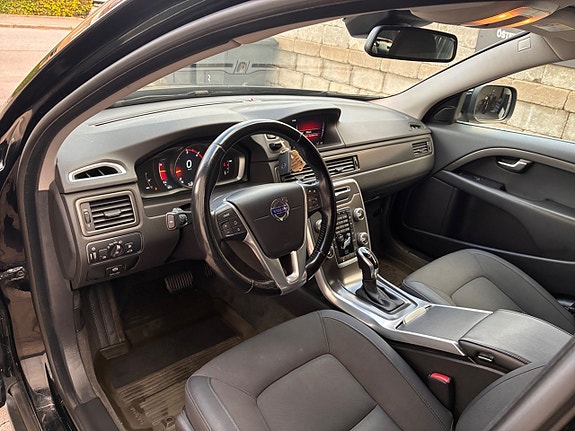 Volvo XC70 22 of 30