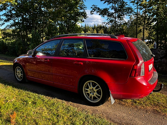 Volvo V50 3 of 12