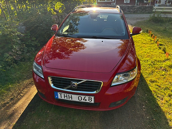 Volvo V50 2 of 12