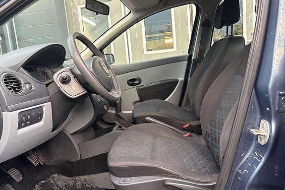 Renault Clio 12 of 14