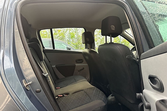Renault Clio 14 of 14