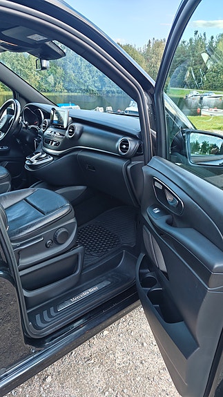 Mercedes-Benz V220 d 15 of 16