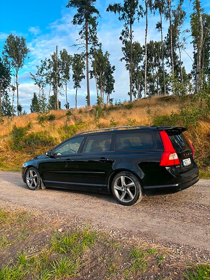 Volvo V70 3 of 6