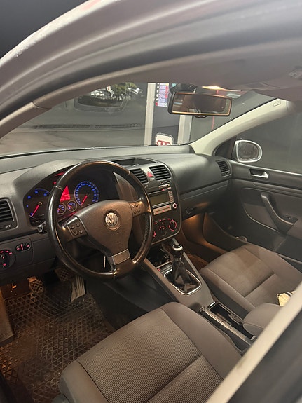 Volkswagen Golf V 4 of 5