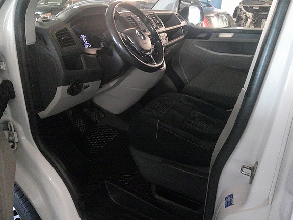 Volkswagen Transporter 5 of 9