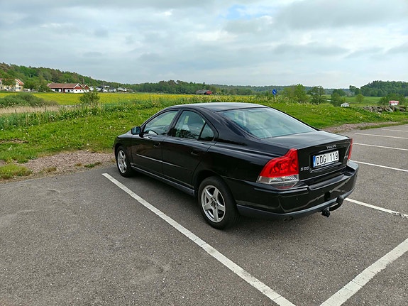 Volvo S60 4 of 6