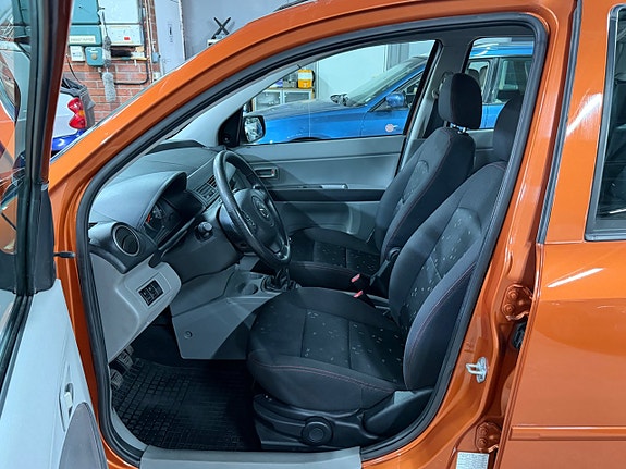 Mazda 2 10 of 16