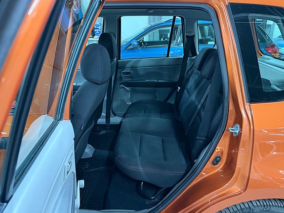 Mazda 2 12 of 16