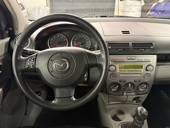 Mazda 2 14 of 16