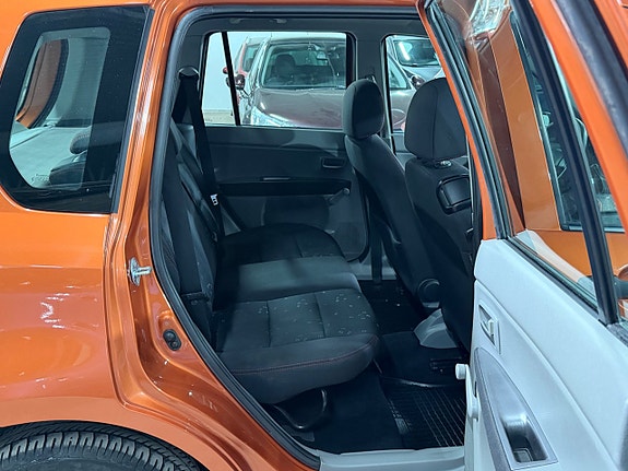 Mazda 2 11 of 16