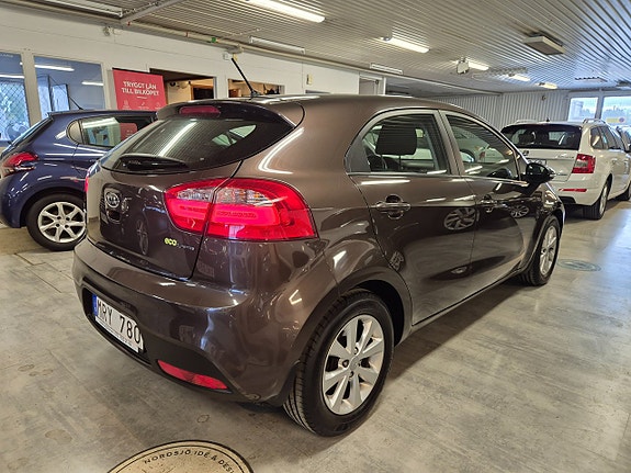Kia Rio 2 of 20
