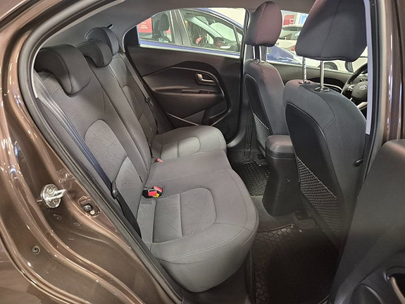 Kia Rio 14 of 20