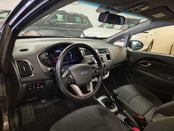 Kia Rio 10 of 20