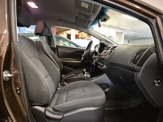 Kia Rio 13 of 20
