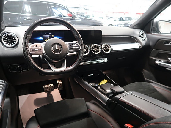 Mercedes-Benz GLB200 d 17 of 30
