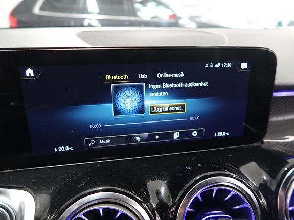 Mercedes-Benz GLB200 d 26 of 30