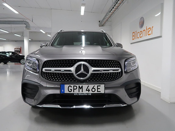 Mercedes-Benz GLB200 d 10 of 30