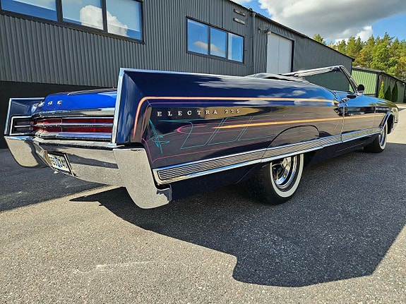 Buick Electra 225 8 of 25