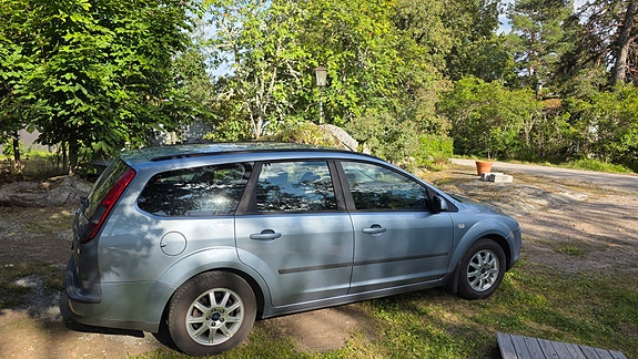 Ford Focus 2 of 14