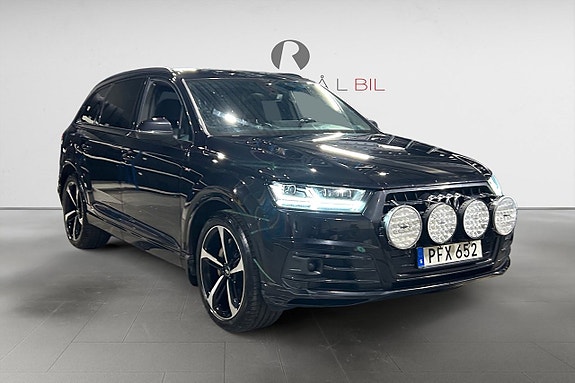 Audi Q7 9 of 16